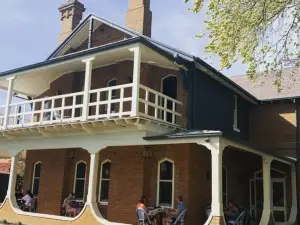 Byng Street Boutique Hotel