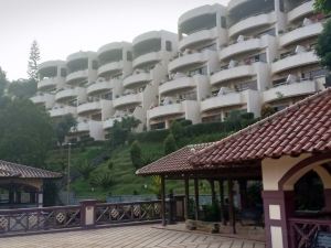 Puncak Inn Resort Hotel