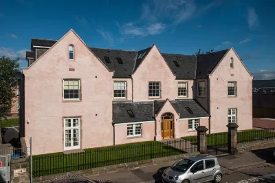 Ardconnel Court Apartments Hotels in 