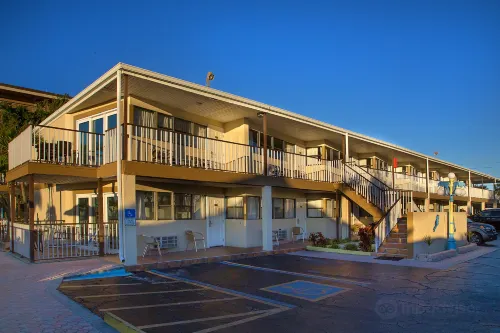 Plaza Beach Hotel - Beachfront Resort Hotels in Saint Pete Beach