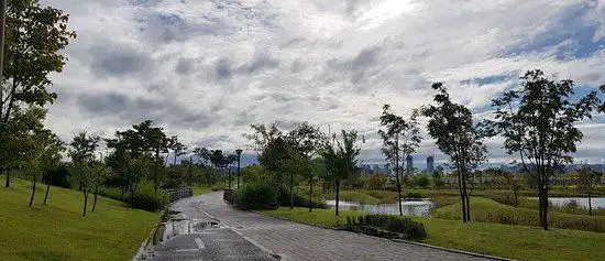 Hotels near Sejong Lake Park