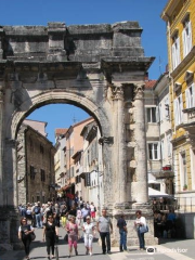 Gate of Hercules (Porta Herculanea)