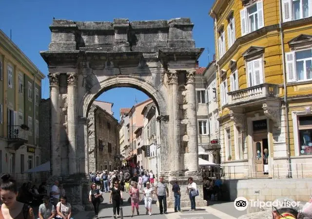 Gate of Hercules (Porta Herculanea)