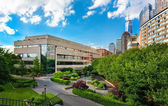 뮤지엄 오브 쥬이시 헤리티지 – A 리빙 메모리얼 투 더 홀로코스트 주변 호텔