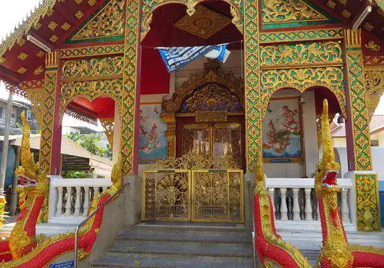 ワット メータン周辺のホテル