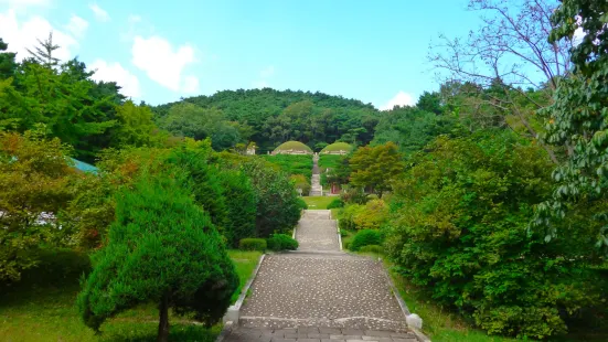 Tomb of King Kongmin