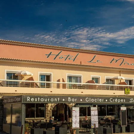 Logis Hotel Restaurant le Mirador Отели в г. Портирань