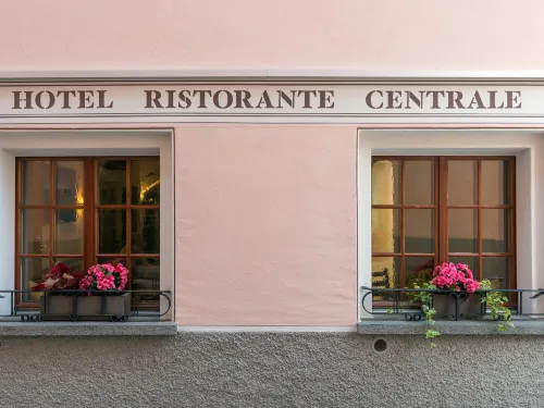 Hotel Centrale, Typically Swiss Hotels in Poschiavo