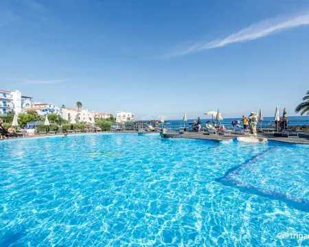 Arathena Rocks Hotel Hotele w: Giardini Naxos