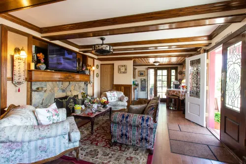 Arrowhead Lake Inn - Parvekkeita