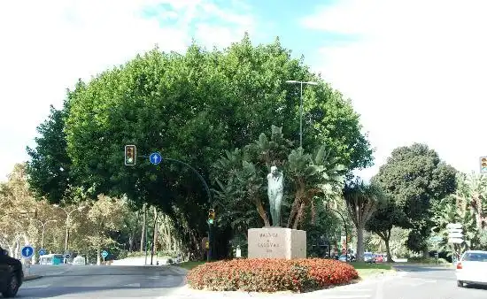 Hotel in zona Monumento a Canovas del Castillo