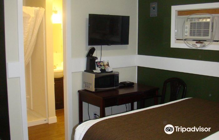 Paddock Inn
