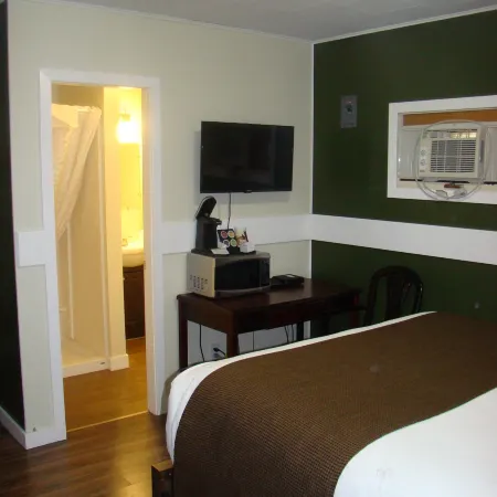 Paddock Inn