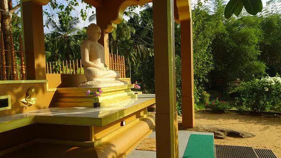 Mahamevnawa Amadahara Buddhist Monastery - Pinnawala