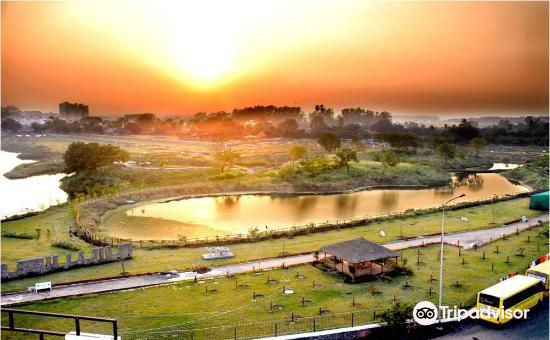 lot Yerevan do Surat