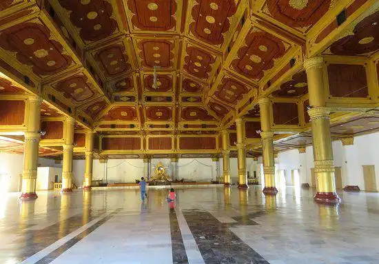 Hotels near Atumashi monastery