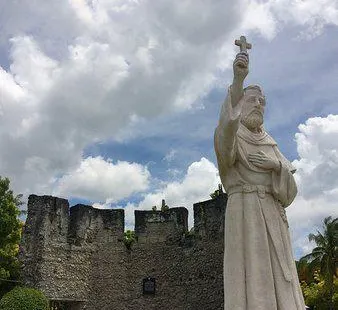 Cuartel Ruins （Museo Oslob）