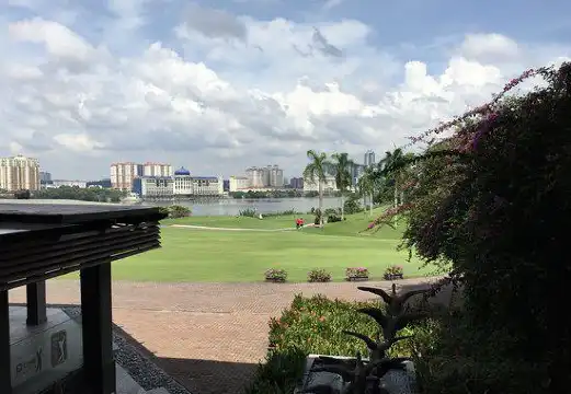 Hotels near Mines Wellness City