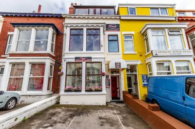 Friends Hotel Hotels in 