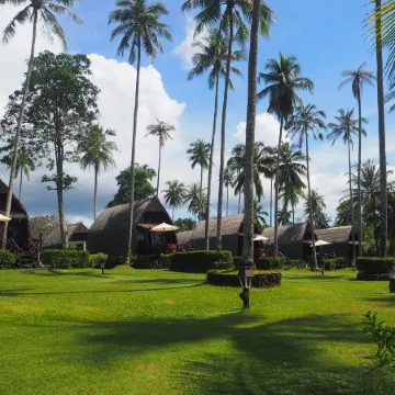 Koh Kood Beach Resort Отели рядом с достопримечательностью «Huang Nam Keaw Waterfall»
