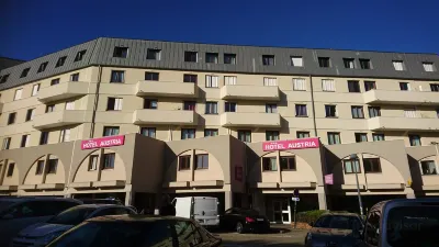 Best Western Hotel & Spa Austria-La Terrasse Irup: Regional Institute University Polytechnique附近的飯店
