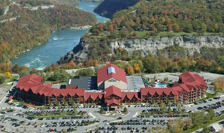 Great Wolf Lodge Waterpark Resort Отели рядом с достопримечательностью «Upside Down House»