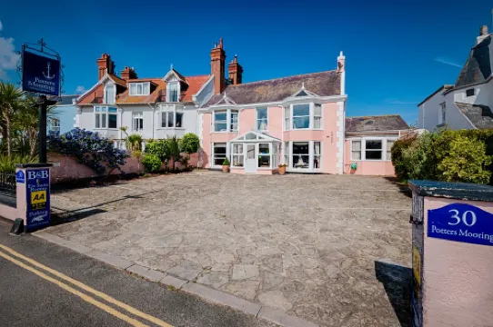 Potters Mooring Hotel