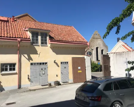 ホテル ヘルゲンド ヴィスビー ゴットランド島のホテル