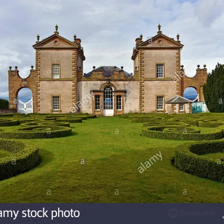 Hampton by Hilton Hamilton Park Отели рядом с достопримечательностью «Hamilton Water Palace»