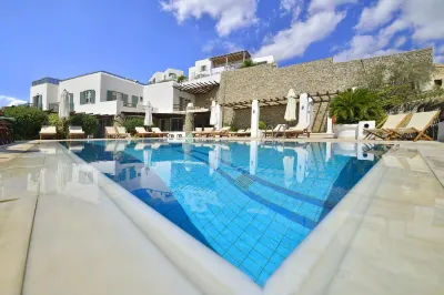 Pelican Bay Hotel