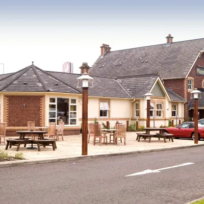 Premier Inn Glasgow (Paisley) Hotels near Paisley Gilmour Street