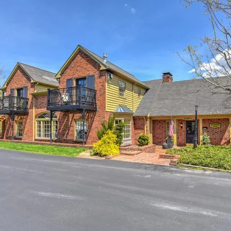 Hillwinds Inn - Blowing Rock