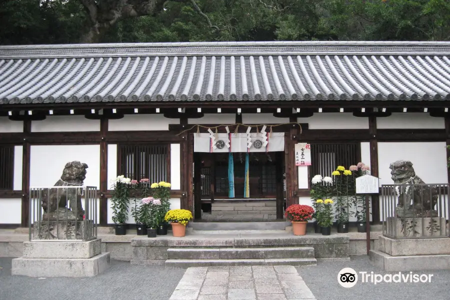 五社神社(鉢塚古墳)