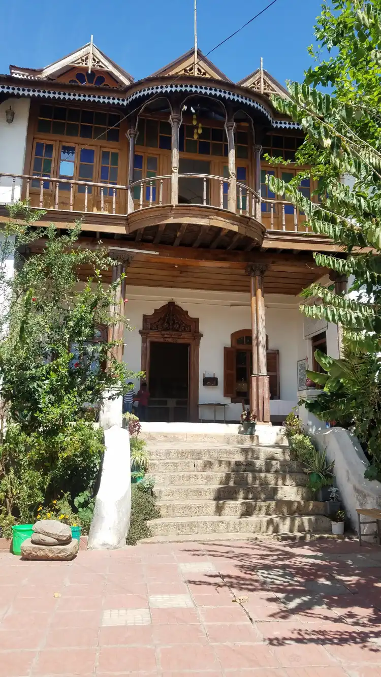 Hotels near Sa'id
