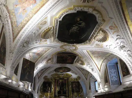 Hotel in zona Basilica di San Severo fuori le mura