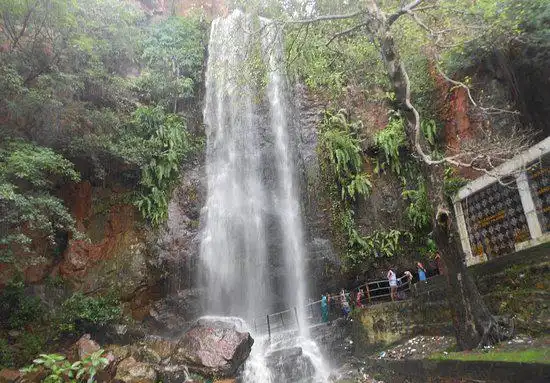 Hotels near Kailasa Kona falls