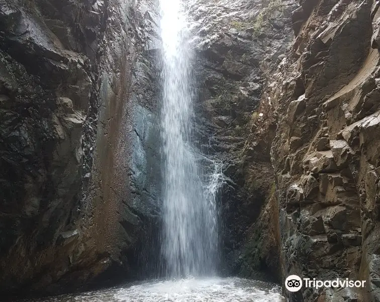 Millomeris Waterfalls