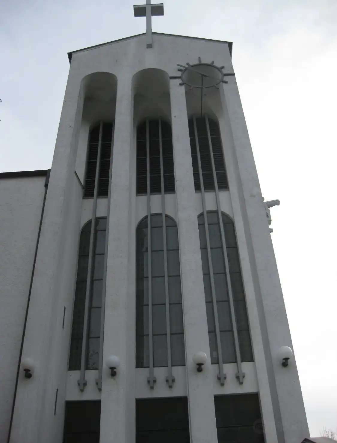 Hotels near Holy Cross Church, Frankfurt-Bornheim