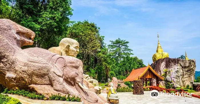 Wat Tham Phae Dan