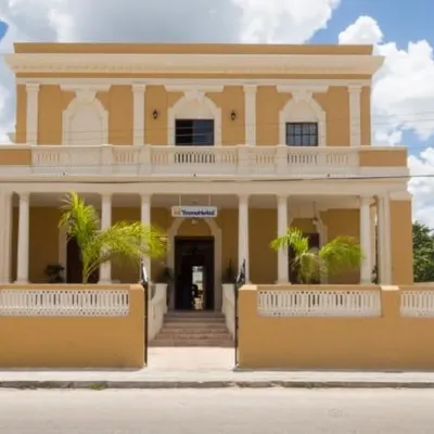 Tecnohotel Casa Villamar Hotels near Malecon