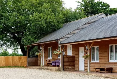 The Flying Fish Stables Отели рядом с достопримечательностью «Merriott Gospel Hall»