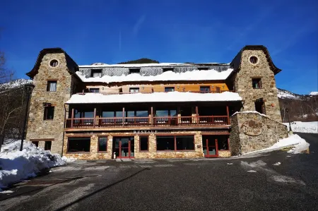 Hotel & Spa Niunit Отели рядом с достопримечательностью «Museu d'Areny i Plandolit & Museo Postal de Andorra»