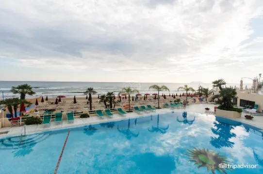 Grand Hotel la Playa