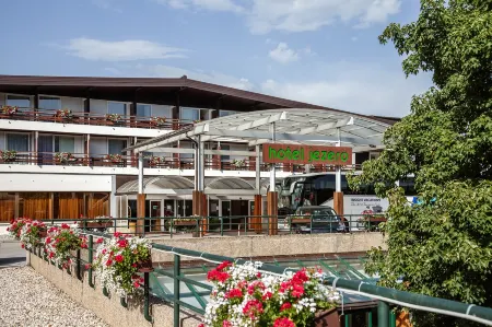 Hotel Jezero Отели в г. Пријебој