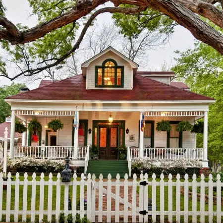White Oak Manor Bed and Breakfast