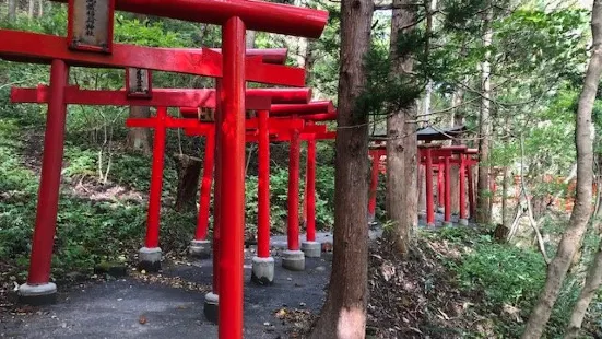 Manzo Inari Shrine