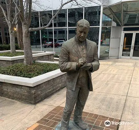 O’Henry Book Statue