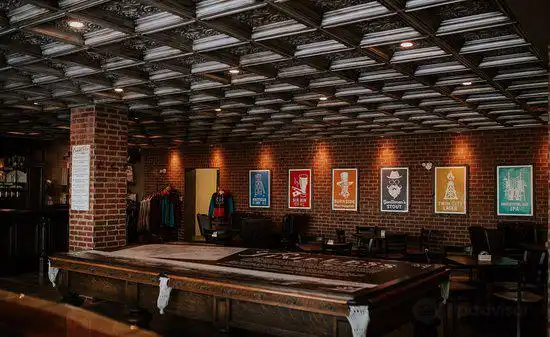 Hotels near Medicine Hat Brewing Company
