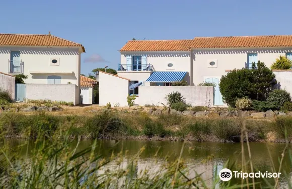 瓦卡恩塞斯夫人湖濱酒店