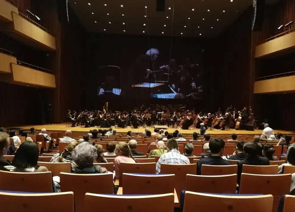 Hotels near Prince Mahidol Hall